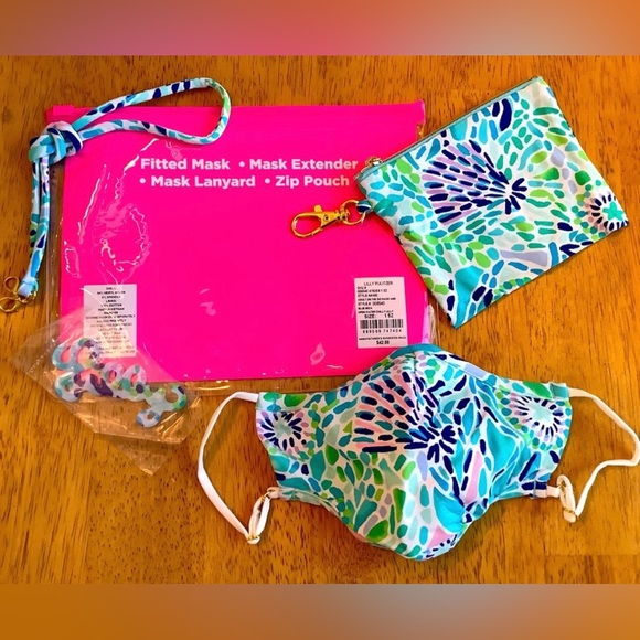 Lilly Pulitzer Adult On The Go Mask Set - Mask Lanyard Mask Extender Pouch - Picture 11 of 16